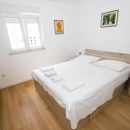 Vano Apartment *